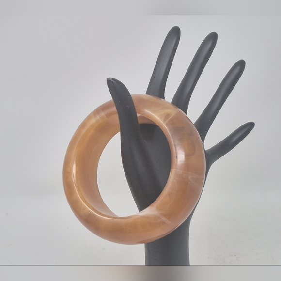 Marbled Amber Bakelite? Bangle Bracelet - Picture 2 of 7